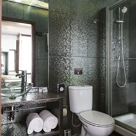 Art Apartahotel 4*